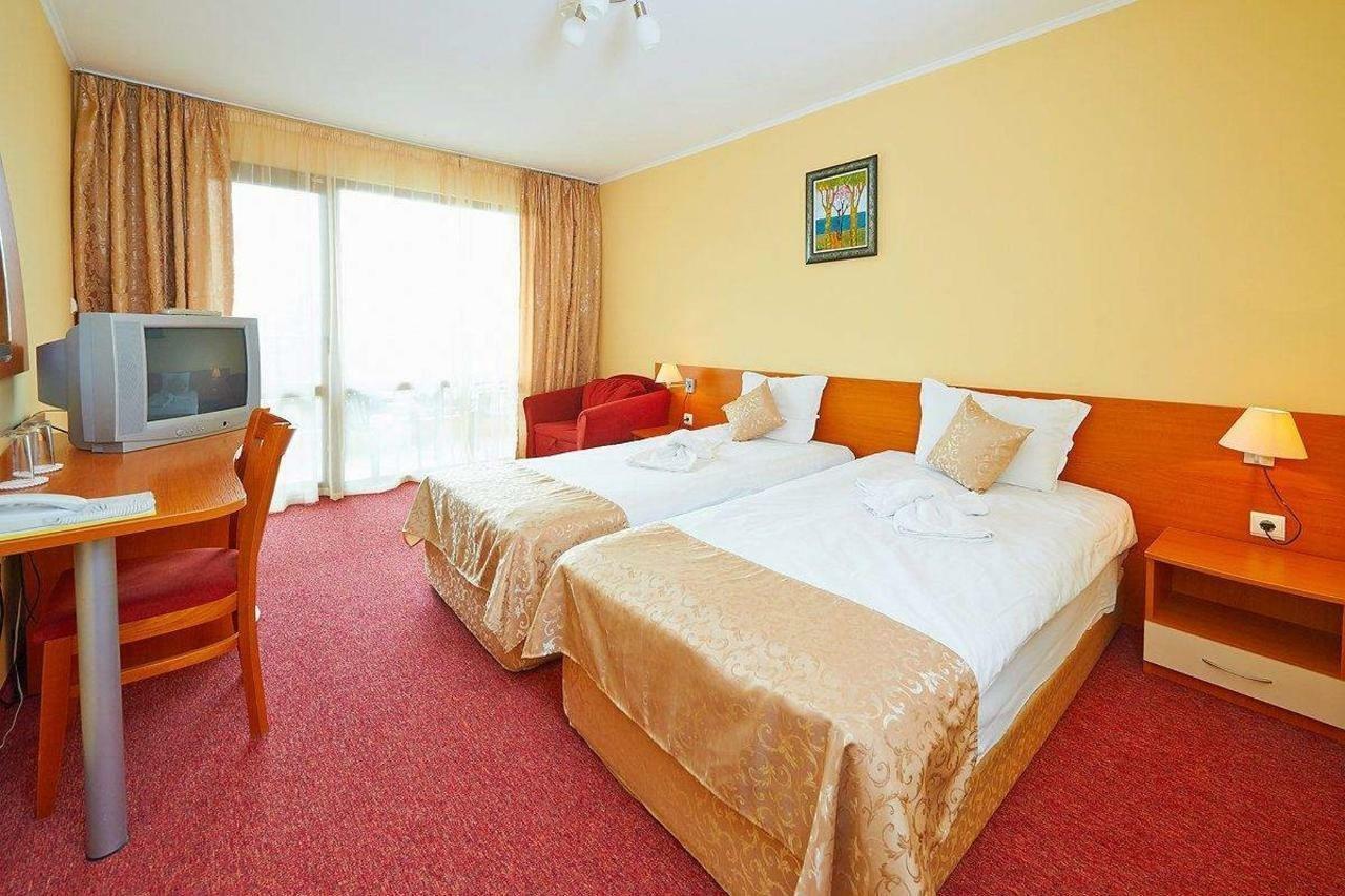 Paradise Hotel & Relax Center Pomorie Esterno foto