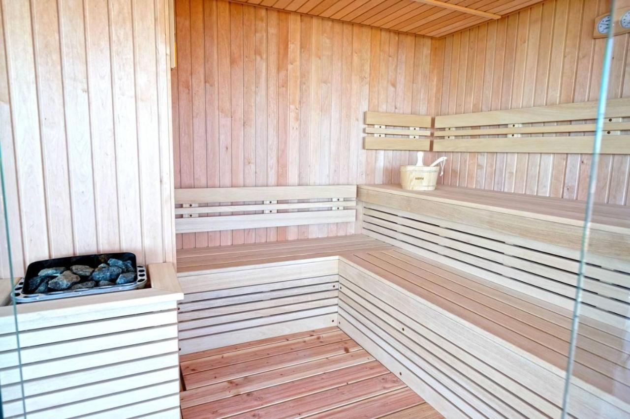 Paradise Hotel & Relax Center Pomorie Esterno foto