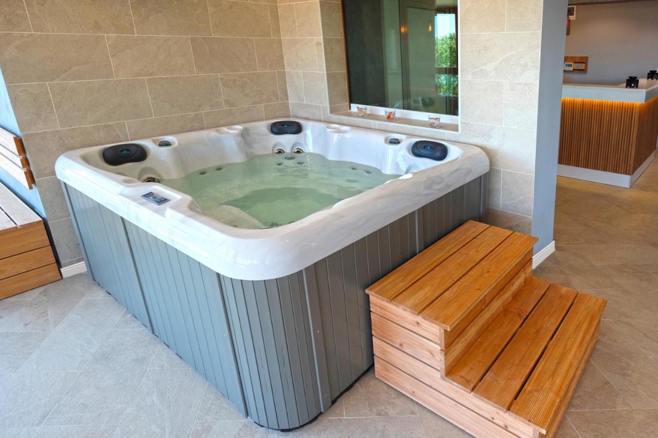 Paradise Hotel & Relax Center Pomorie Esterno foto