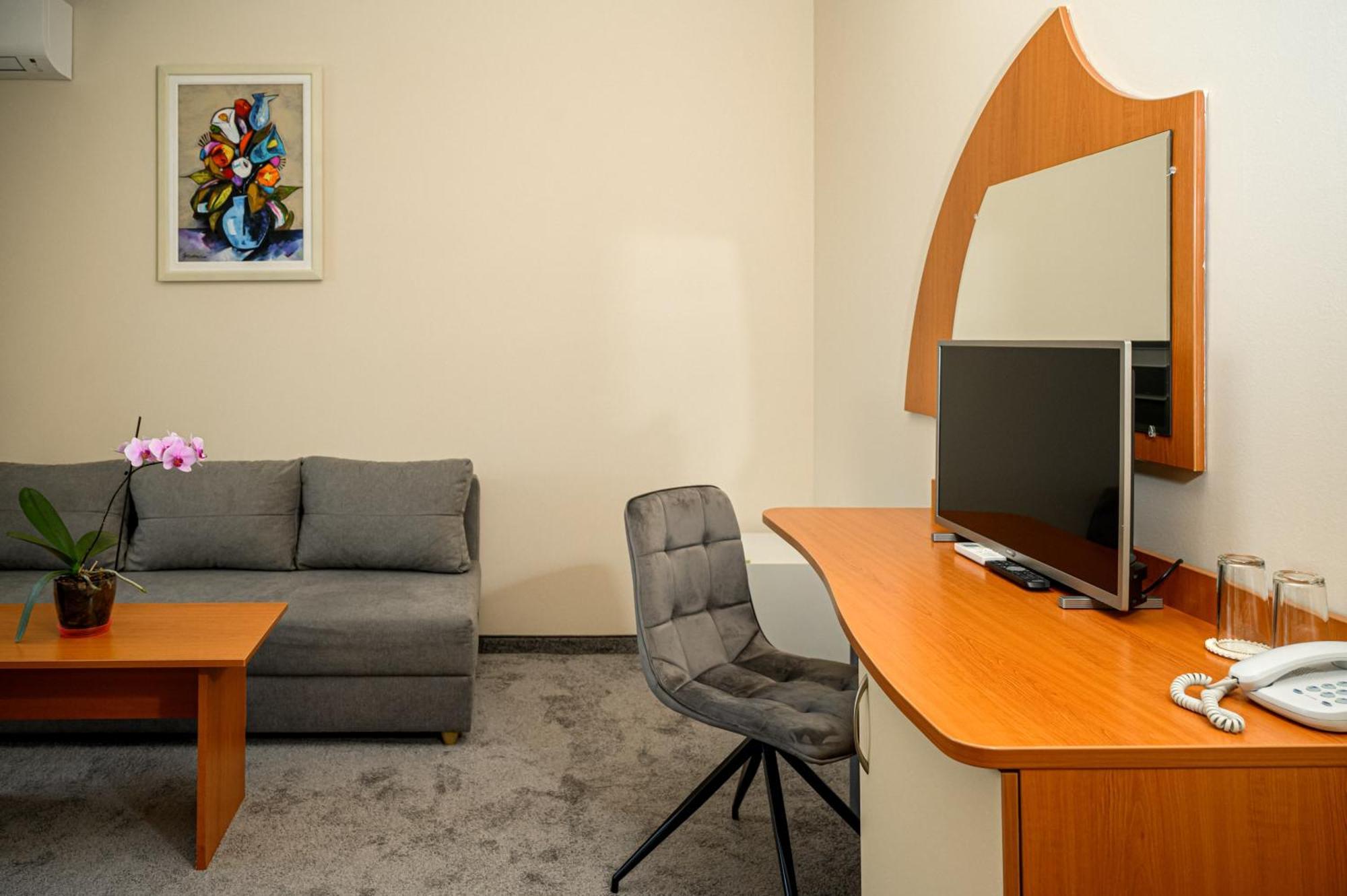 Paradise Hotel & Relax Center Pomorie Esterno foto