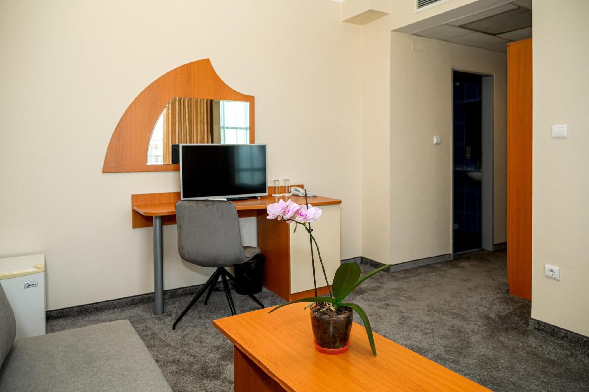 Paradise Hotel & Relax Center Pomorie Esterno foto