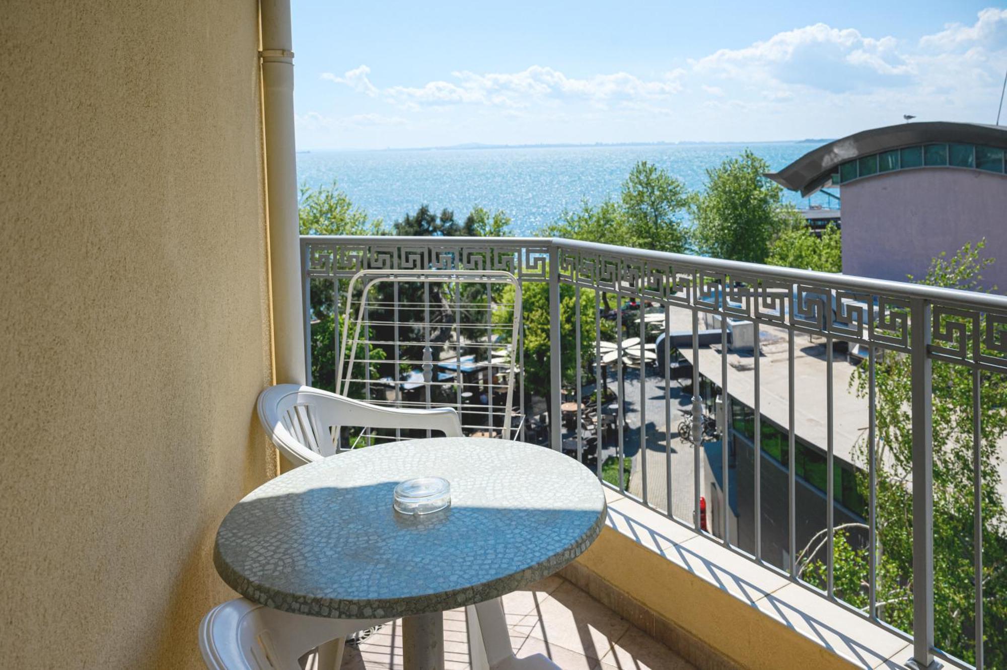 Paradise Hotel & Relax Center Pomorie Esterno foto